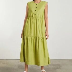 Everlane Tiered Midi dress in green pepper sz M